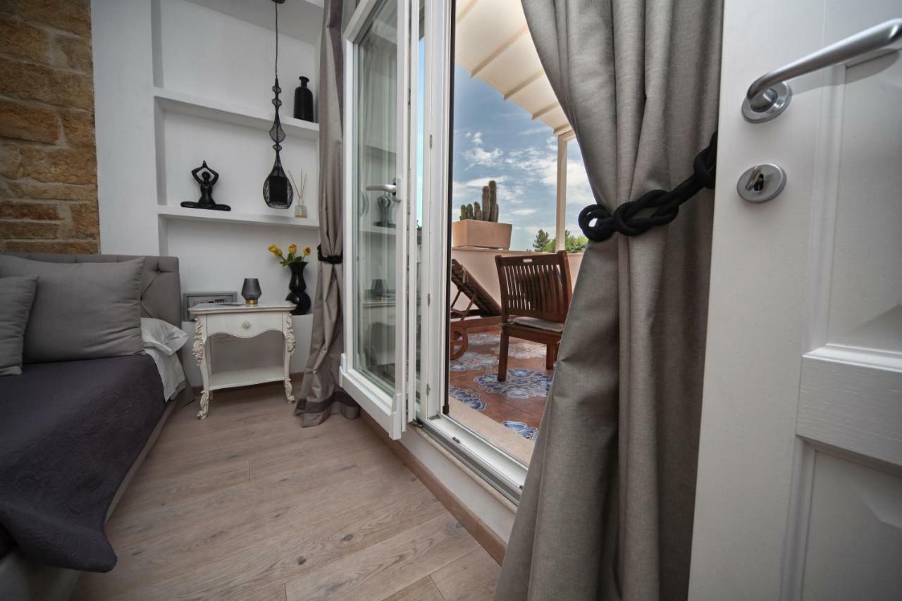 Mare Versus Luxury Suites Barletta Exterior photo